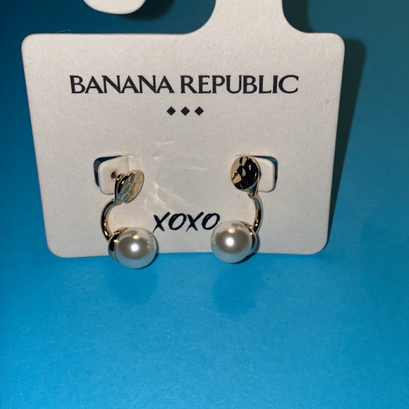 Banana Republic Faux Pearl Earrings - Picture 3 of 6